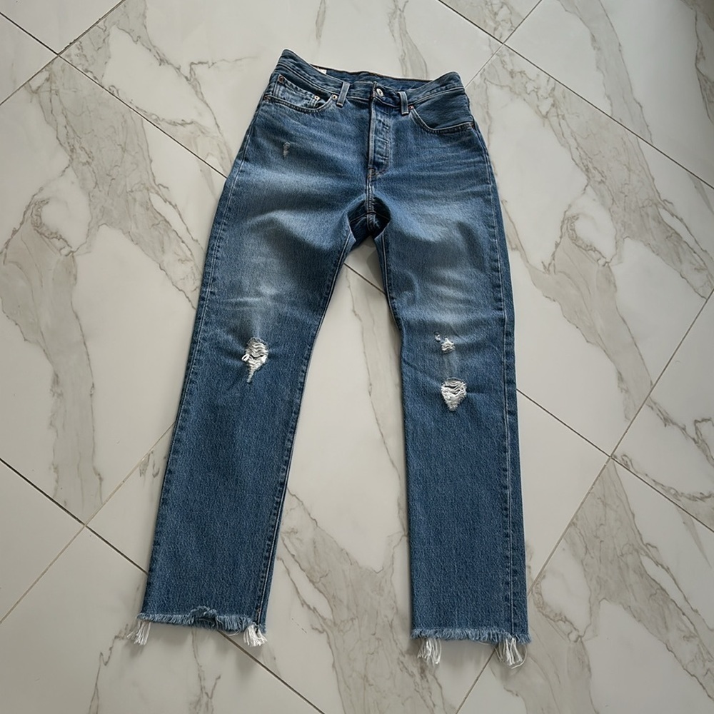 Vintage LEVIS 501 jeans Levi’s jeans distressed frayed hem size 28 x 30 blue